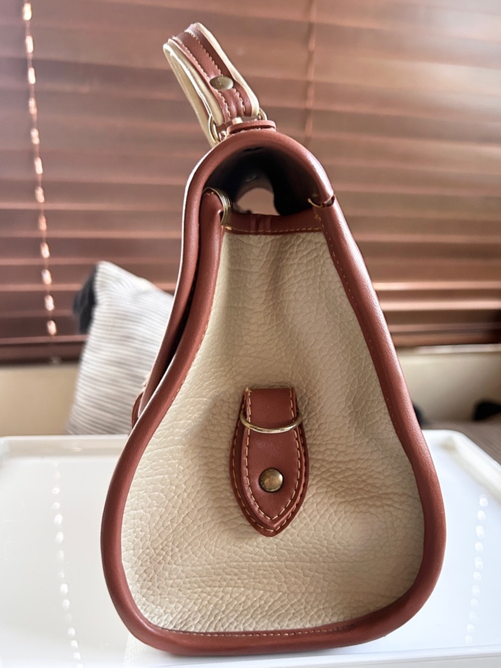 Beautiful vintage Dooney & Bourke Cream and Brown Leather Top-Handle Satchel - Picture 5 of 8